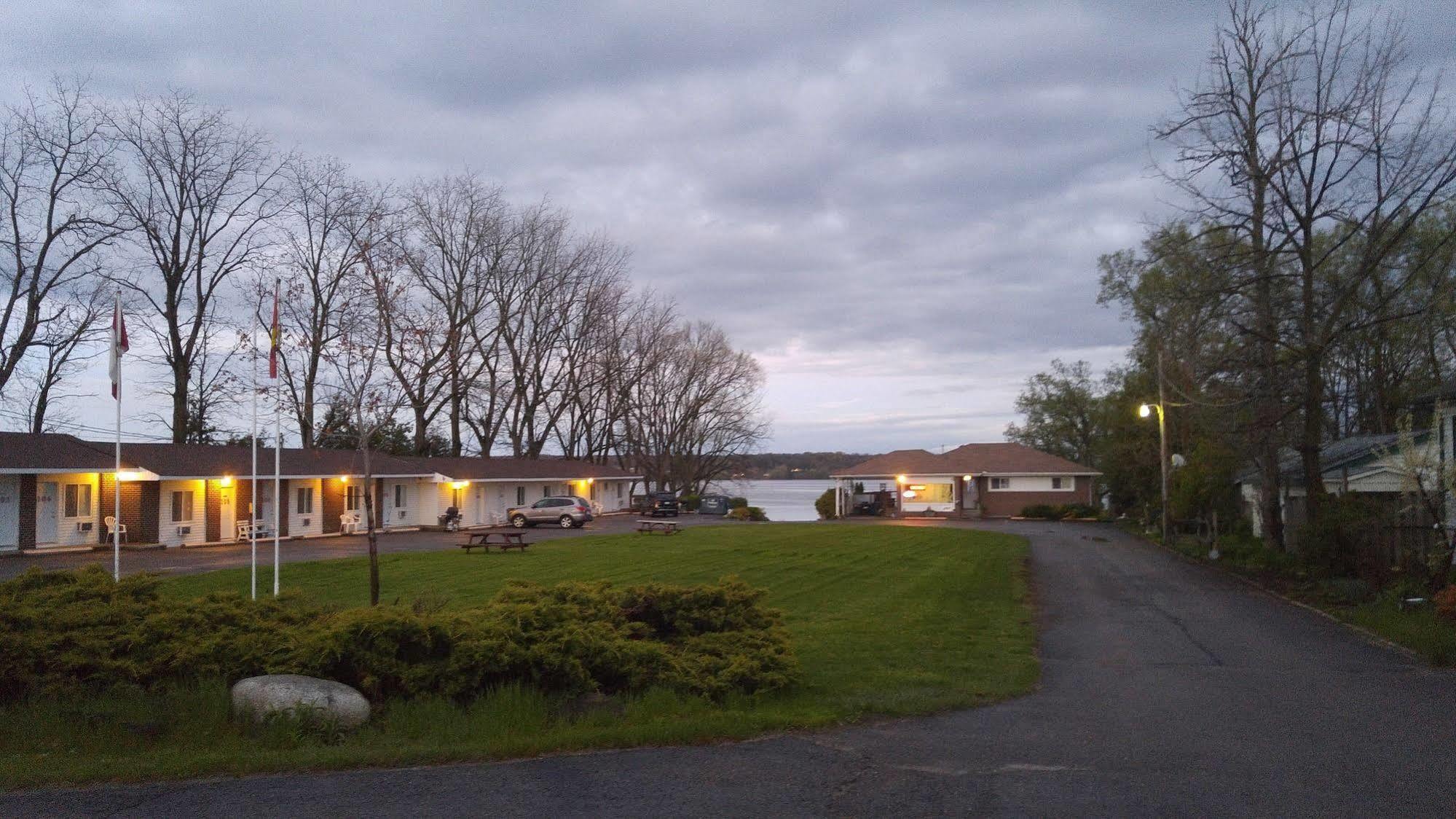 Bayside Motel Трентън Екстериор снимка