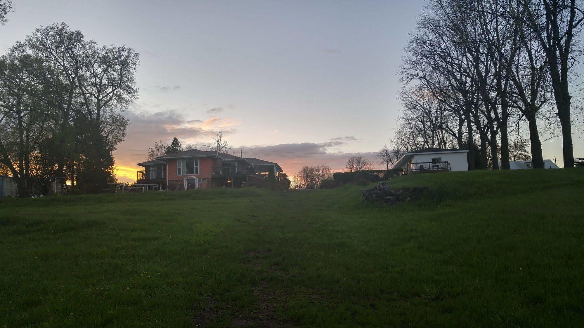 Bayside Motel Трентън Екстериор снимка